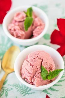 Vegan Strawberry Coconut Nice Cream